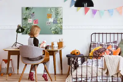 Magnetna tabla za risanje z motivom subtilnega cvetja