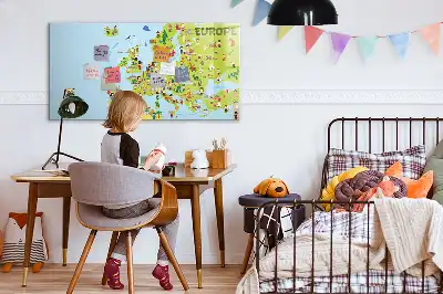 Magnetna tabla za risanje z motivom zemljevida sveta z zastavami