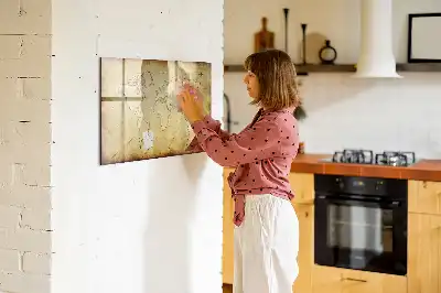 Magnetna tabla za risanje z motivom starega zemljevida sveta