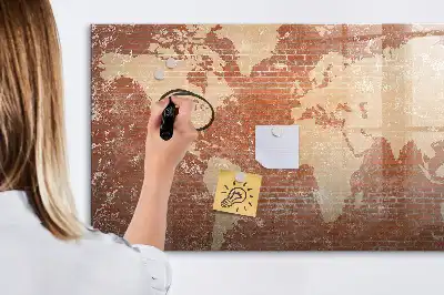 Magnetna tabla za risanje z motivom zemljevida sveta na opeki