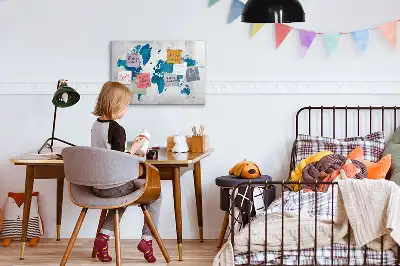 Magnetna tabla za risanje z motivom zemljevida sveta