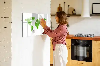Magnetna tabla za risanje z motivom zemljevid z zeleno travo