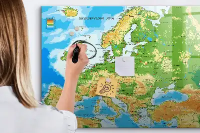 Magnetna tabla za risanje z motivom geografskega zemljevida sveta
