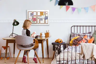Magnetna tabla za risanje z lesenim okvirjem