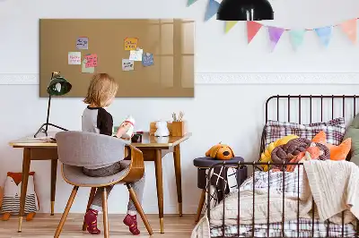 Magnetna tabla za risanje v temno bež barvi