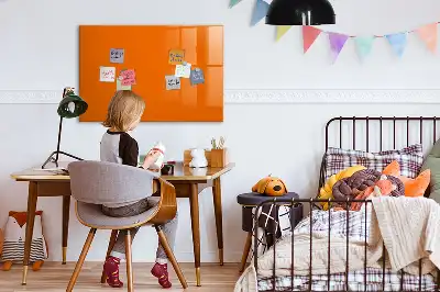Magnetna tabla za risanje oranžna