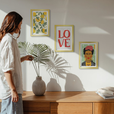 Set 3 slik v okvirju Limone z napisom LOVE, naslikan portret Fride Kahlo