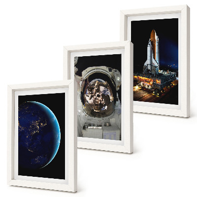 Komplet slik v okvirju Pogled na vesolje z Zemljo, astronavtom in raketo