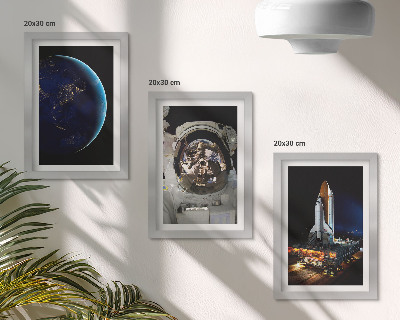 Komplet slik v okvirju Pogled na vesolje z Zemljo, astronavtom in raketo