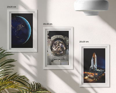 Komplet slik v okvirju Pogled na vesolje z Zemljo, astronavtom in raketo
