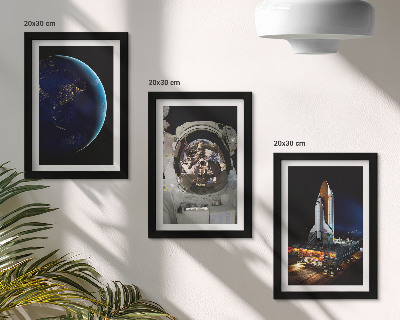 Komplet slik v okvirju Pogled na vesolje z Zemljo, astronavtom in raketo