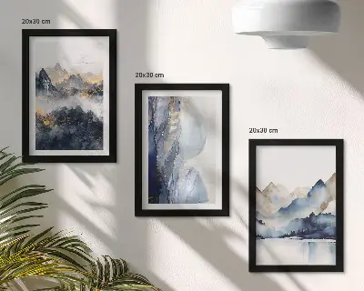 Stenska galerija slik gorske pokrajine v modrih in sivih odtenkih