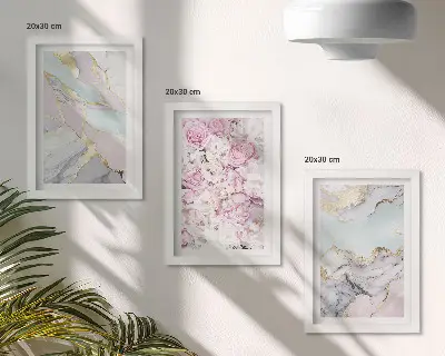 Komplet 3 slik v okvirju z motivom rožnatih rož v kombinaciji z marmornimi in pastelnimi vzorci