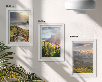Stenska galerija slik Gorske pokrajine s cvetjem, nebom in potjo