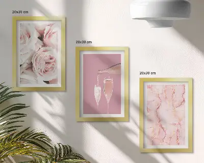 Komplet 3 slik v okvirju šampanjske vrtnice s pastelno marmornim ozadjem