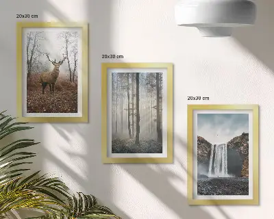 Stenska galerija slik z motivi divje narave in gozdne pokrajine z jelenom