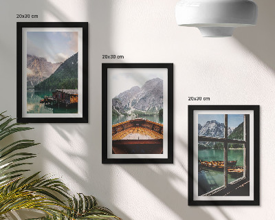 Set 3 slik v okvirju Gorsko jezero s čolnom in lesenimi hišicami