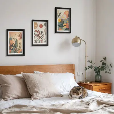 Stenska galerija slik z boho rastlinskimi vzorci in toplimi naravnimi odtenki