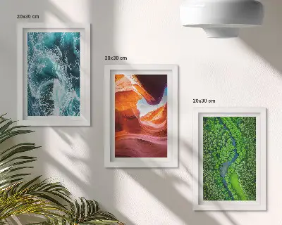 Komplet 3 slik v okvirju voda v gibanju skozi kanjon in zelena gozdna narava