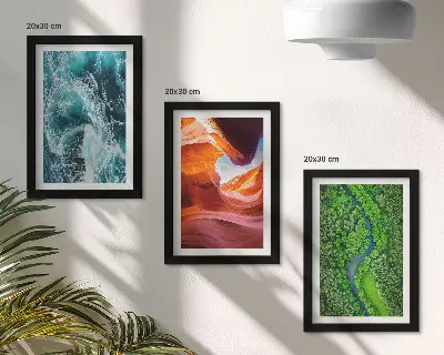 Komplet 3 slik v okvirju voda v gibanju skozi kanjon in zelena gozdna narava