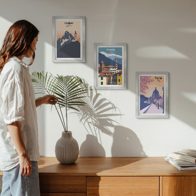 Stenska galerija slik Barvite ilustracije gora in retro arhitekture