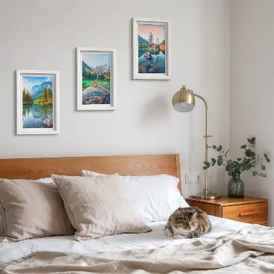Stenska galerija slik z motivom gorskih jezer in okoliške naravne pokrajine