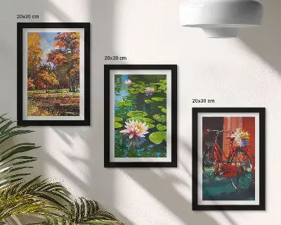 Stenska galerija slik jesenske barve, ribnik z lokvanji in kolo na terasi