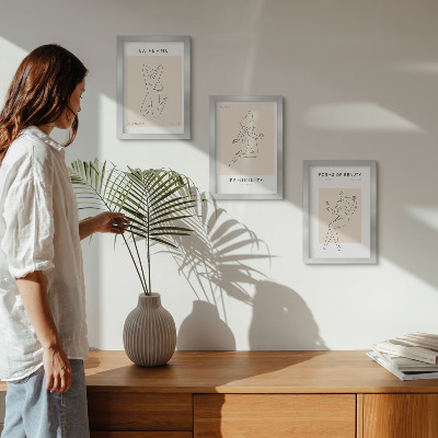 Set 3 slik v okvirju Linearne silhuete žensk na minimalističnih plakatih
