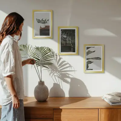 Komplet 3 slik v okvirju z motivom lončnic z rustikalnim listjem