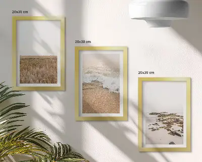 Stenska galerija slik poletna plaža z valovi in morskimi kamni