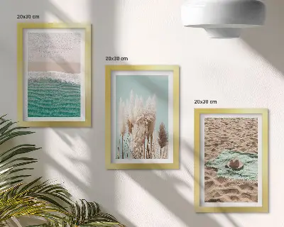 Komplet slik v okvirju s plažo, valovi, travo, klobukom, peskom in sproščujočo naravo