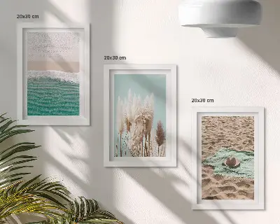 Komplet slik v okvirju s plažo, valovi, travo, klobukom, peskom in sproščujočo naravo