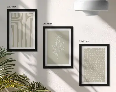 Stenska galerija slik z rastlinskimi in geometrijskimi vzorci v umirjenih barvah