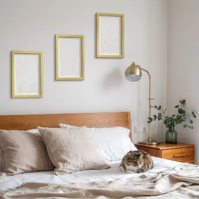 Stenska galerija slik z elegantno marmorno linearno strukturo kamna