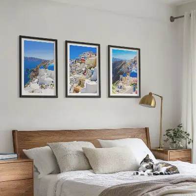 Oia Santorini krajinska arhitektura v triptihu z okvirjem