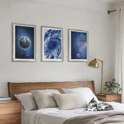 Zemlja, vesoljska nevihta in galaksija triptih v okvirju