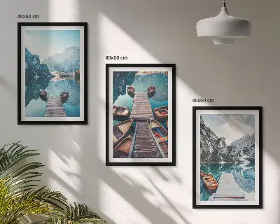 Triptih Jezerski pomoli čolni mir v okvirju