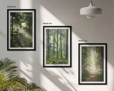 Triptih Zeleni gozdovi s svetlobnimi žarki v okvirju