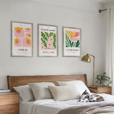 Moderni plakati z rožami in listi triptih v okvirju
