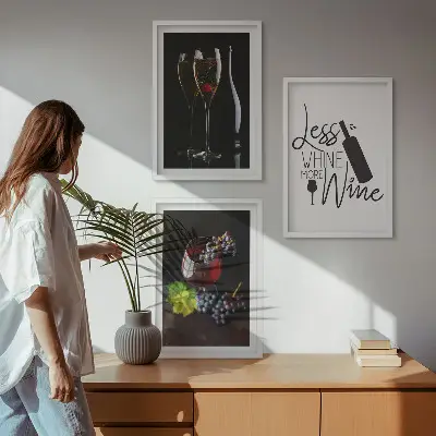 Komplet 3 slik v okvirju kozarec vina z motivom grozdja in napisom