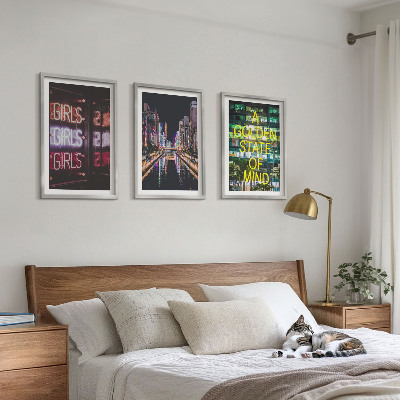 Set 3 slik v okvirju Neonski napisi reka ponoči