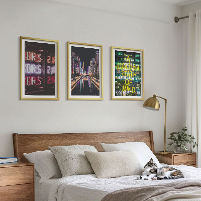 Set 3 slik v okvirju Neonski napisi reka ponoči