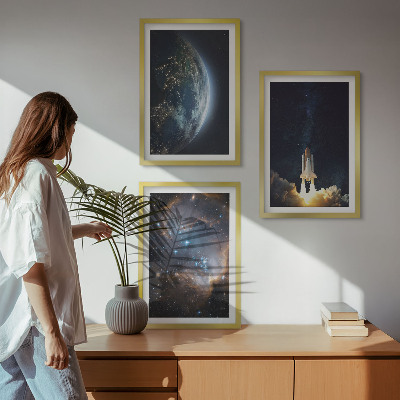 Večdelna slika v okvirju Vesolje Zemlja raketa galaksija