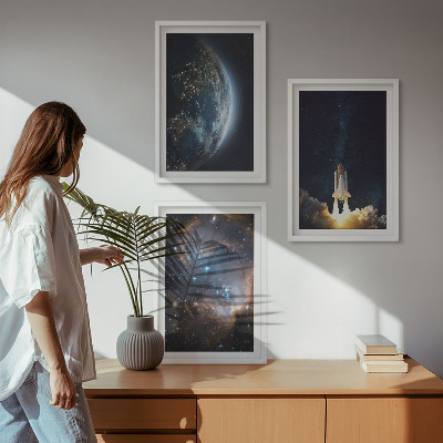 Večdelna slika v okvirju Vesolje Zemlja raketa galaksija