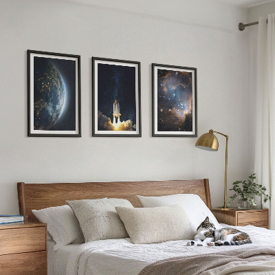 Večdelna slika v okvirju Vesolje Zemlja raketa galaksija