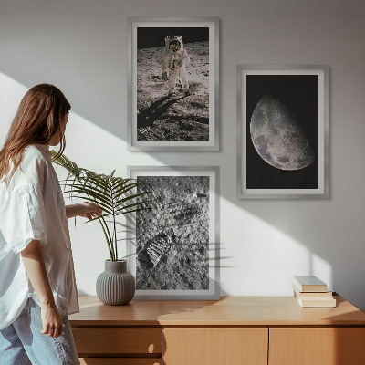 Triptih v okvirju Fotografija astronavta na Luni