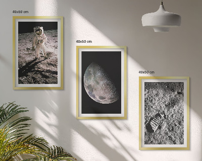 Triptih v okvirju Fotografija astronavta na Luni
