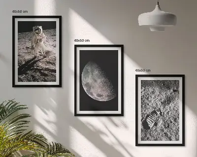 Fotografija astronavta na Luni triptih v okvirju