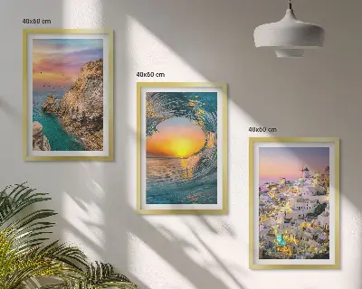 Večdelna slika v okvirju morski valovi in bele hiše na Santoriniju
