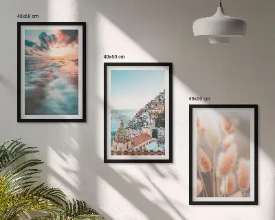 Triptih Hiše za sončni zahod na morju v okvirju z motivom rož